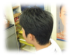 サイドはスッキリと・・・