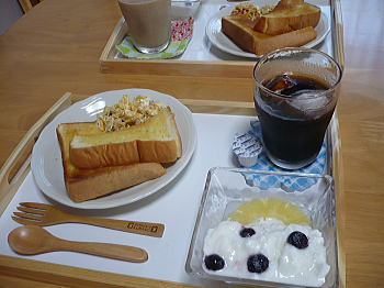 今日の朝食♪