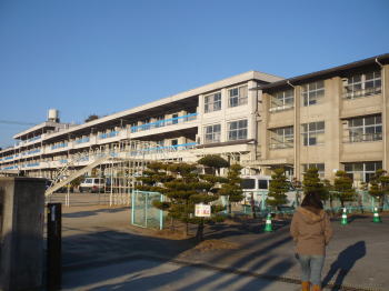 投票場所まで歩いて・・・