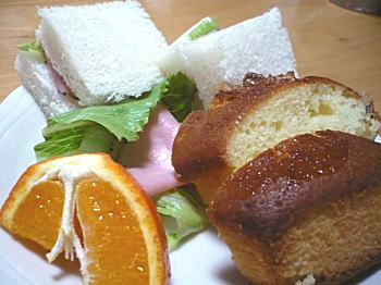 フルーツ＆サラダと一緒に・・・♪