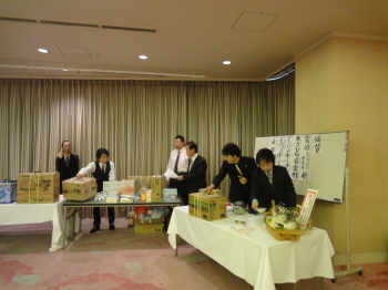 今年は抽選会のMCを・・・