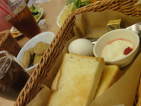 カフェ青山さんでモーニング♪